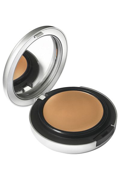 M.A.C Studio Fix Tech up to 12 Hours Lasting Sweat and Moisture Resistant Cream Foundation -Nc35 - 10Gr