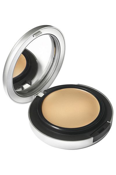 M.A.C Studio Fix Tech up to 12 Hours Lasting Sweat and Moisture Resistant Cream Foundation -Nc15 - 10Gr