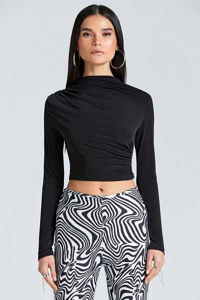 boutiquen 1982 Sandy Black Crop με λεπτομέρεια βολάν