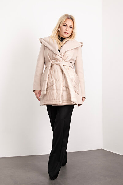 ŞEYDA ERTEM معطف كريمي منفوش وملعقة بغطاء للرأس بأزرار أمامية