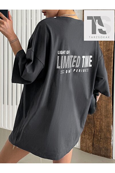 Tarzsokak Majica sa grafičkim slovima Spuštena ramena