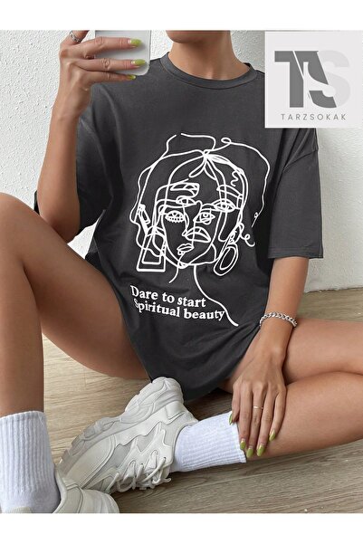 Tarzsokak Tricou cu umeri goi cu grafică cu figurine și slogan