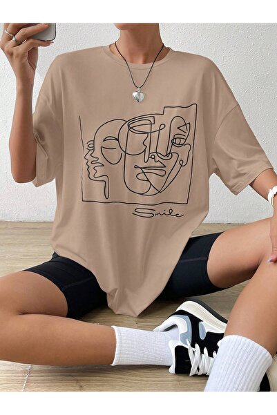 Tarzsokak Majica sa apstraktnom figurom i spuštenim ramenima