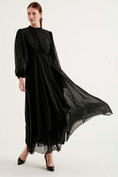 Herita Chiffonkleid mit Spitze