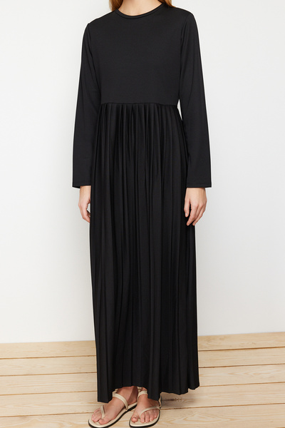 Trendyol Modest Pletené potápěčské šaty v černé sukni TCTAW24EL00000