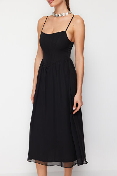 Trendyol Collection Schwarzes, mit A-Linie gefüttertes, detailliertes, gewebtes Tüll-Abendkleid, elegantes Abendkleid für den Abschlussball