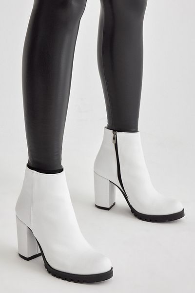 Tonny Black Women's White Skin Comfortable Fit Zippered Heeled Women's Boots