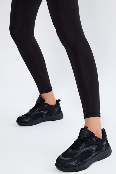 Tonny Black Bequeme Unisex-Schuhe mit schwarzer, geräucherter Phylon-Sohle