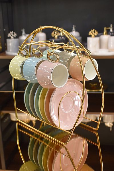 Tugomer 6-Piece Decorative Cup Hanger - Vip Gold Metal Presentation Cup Stand