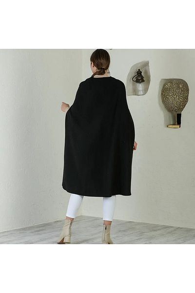 ensade owersize molded buttoned knitted cape stampede