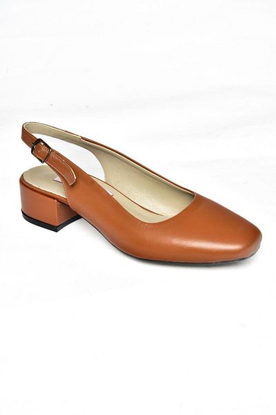 Fox Shoes Светлокафяви дамски обувки с дебел ток от естествена кожа