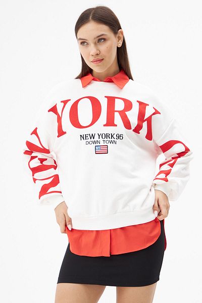 Laluvia Ecru Red New York Printed Sweatshirt