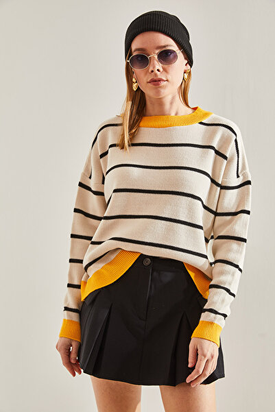 Bianco Lucci Women's White Striped Crew Neck Sweater