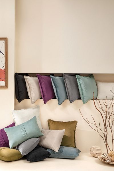 Yataş Donna Decorative Throw Pillow - Dusty Rose Design