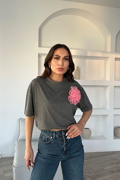 Seda Yalçın Atelier Detailní tričko Anthracite Crew Neck Rose