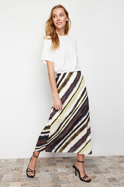Trendyol Collection Mehrfarbiger Midi-Webrock in A-Linie mit Satinmuster TWOSS24ET00072