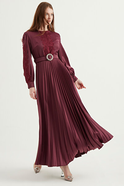 Herita Плісирована сукня з поясом