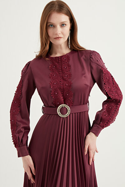 Herita Плісирована сукня з поясом