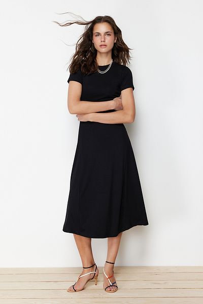 Trendyol Collection Schwarzer Rock mit Rüschen, Midi-Stretch-Strick-Maxikleid TWOSS24EL00122