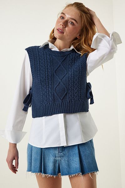 Happiness İstanbul Damen Cropped-Strick-Wildleder mit Motiv zum Binden in Marineblau MW00131