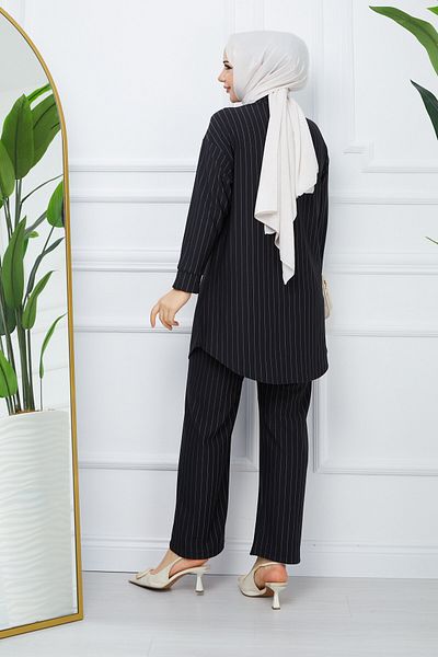Swana Women's Striped Hijab Set. Model Crepe Fabric Set of 2