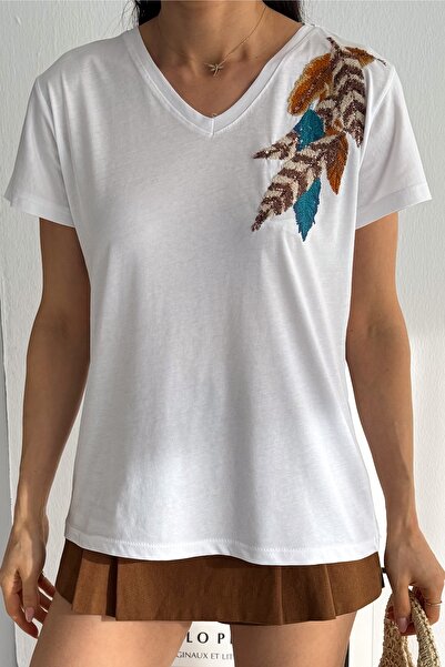 FEMELLE Γυναικείο T-Shirt από 100% βαμβάκι με κέντημα σε λευκό λαιμόκοψη και παγιέτα