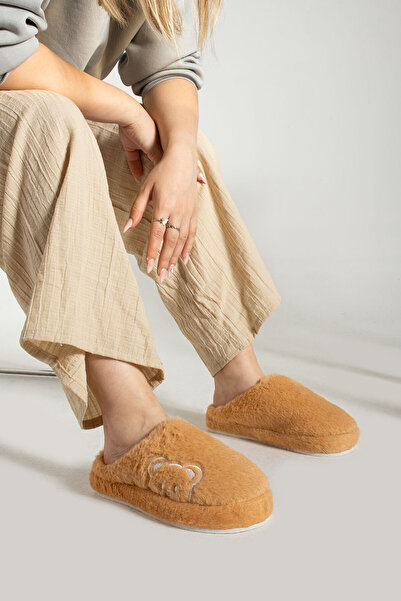 MÜJERİL'S شبشب منزلي نسائي من Fluffy بنعل ناعم للفتيات مع دمية دب