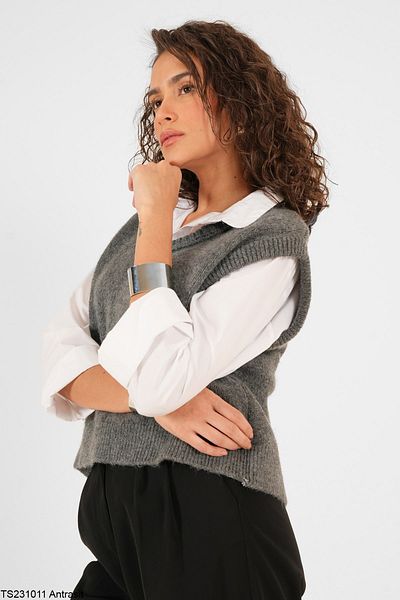 Laluvia Anthracite V-Neck Plain Sweater