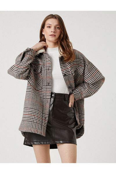 Koton Damen-Hemdjacke mit X-Taschen und übergroßem Plüschkragen 3wak20192ew