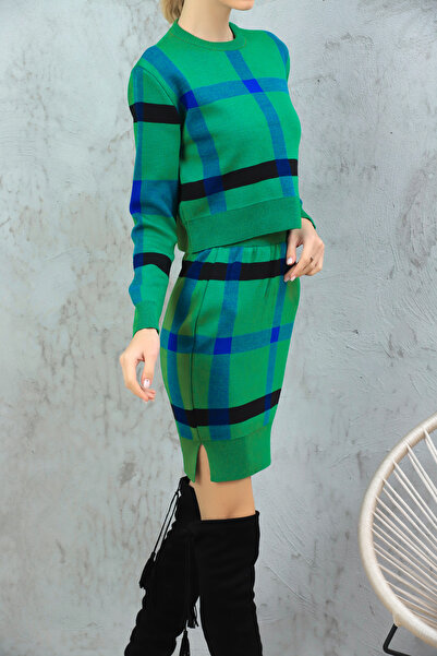 ALCHON Κοντό πουλόβερ με στρογγυλή λαιμόκοψη, έγχρωμη ρίγα, ελαστική μέση, φούστα με σχισμή, σετ πλεκτών δύο τεμαχίων