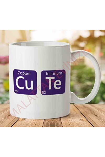 ART HEDİYE 1-1648 كوب مطبوع على الجانبين من الطراز Periodic Table CuTe.jpg