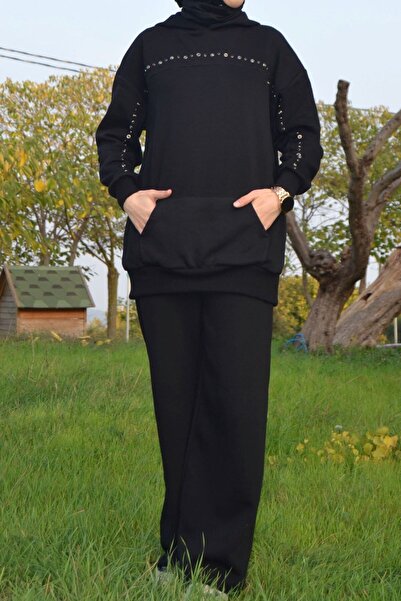 ASELA. سويت شيرت أسود بغطاء للرأس مع تفاصيل أساسية