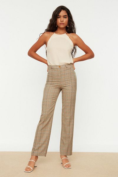 Trendyol Collection Beige karierte Hose mit geradem Schnitt und hoher Taille – TWOSS22PL0117