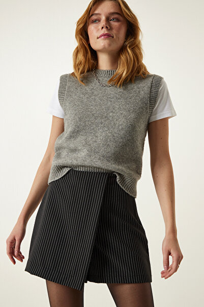 Happiness İstanbul Fustă cu pantaloni scurți țesute cu dungi negre de damă KJ00003