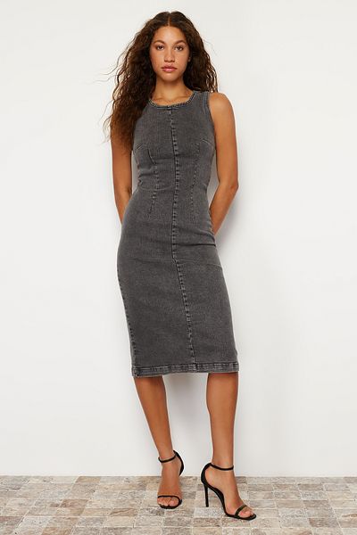 Trendyol Collection Anthrazitfarbenes, tailliertes Maxikleid aus Denim TWOSS24EL00383