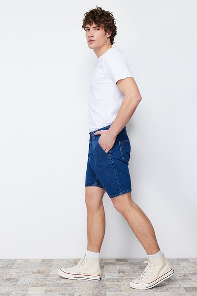 Trendyol Collection Marineblaue Shorts mit Bundfalten - Bermuda TMNSS21SR0493