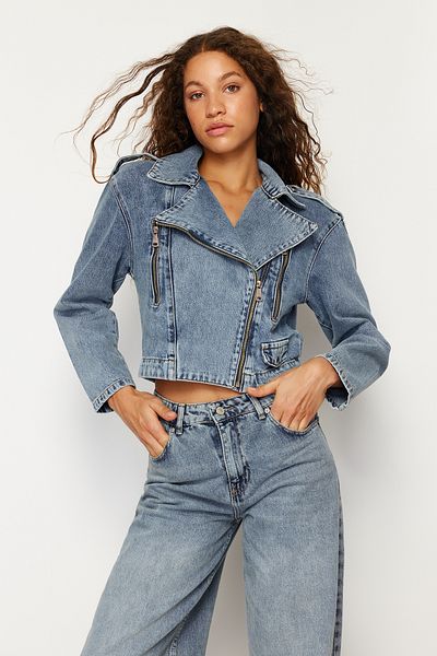 Trendyol Collection Ciemnoniebieska kurtka jeansowa w stylu motocyklowym zapinana na zamek TWOSS24CE00038