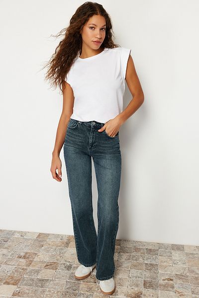 Trendyol Collection Weißes, geripptes, detailliertes Basic-Strick-T-Shirt mit Mondärmeln TWOSS24TS00008