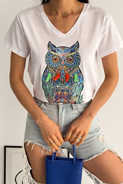 FEMELLE Γυναικείο μπλουζάκι με λευκή λαιμόκοψη σε V λαιμόκοψη με παγιέτα με παγιέτα με φούντα από 100% βαμβάκι