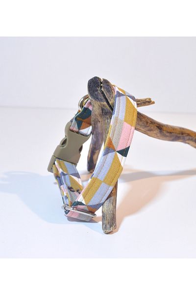 minart design GEOMETRIC TRIANGLE PATTERNED COLORFUL DOG SKET