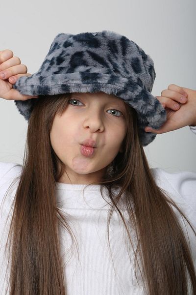 Saria Moda Girl's Plush Bucket Hat