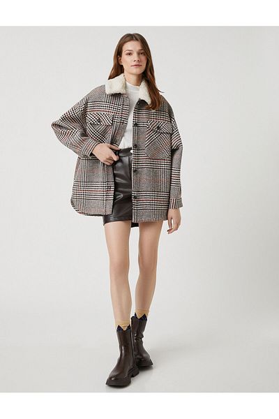 Koton Damen-Hemdjacke mit X-Taschen und übergroßem Plüschkragen 3wak20192ew