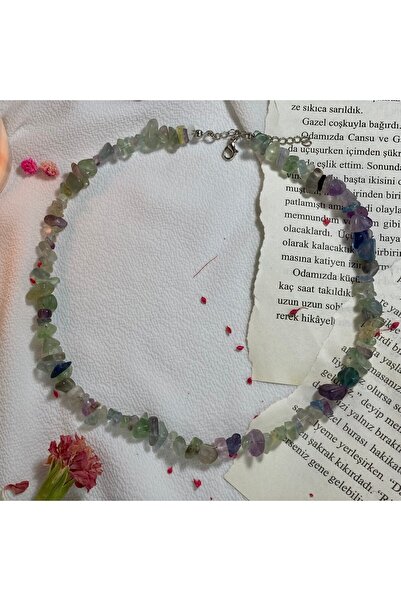 Elifsu Jewelry قلادة من الحجر الطبيعي المكسور من حجر الفلوريت