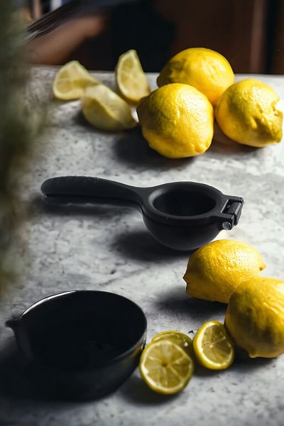 ŞIK MUTFAKÇI Citrus Color Cast Lemon Squeezer - Lemon Squeezer