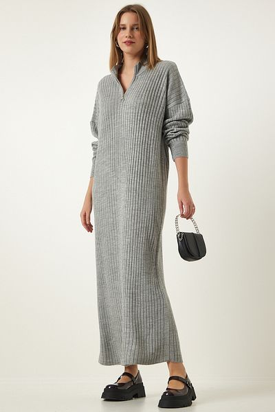Happiness İstanbul Graues, geripptes Oversize-Strickkleid für Damen DD01251