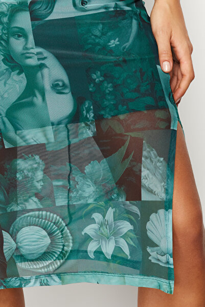 Trendyol Collection Smaragdově zelené řemínkové vypasované/vypasované tyly s čtvercovým výstřihem Flexibilní pletené midi tužkové šaty TWOSS22EL00726