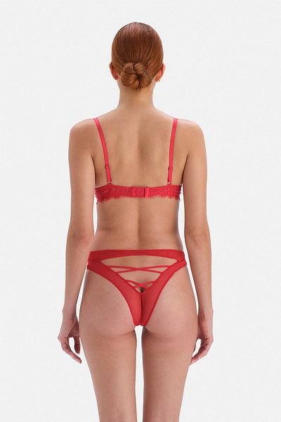 Dagi Rotes brasilianisches Höschen mit tiefem Rückenausschnitt und String-Detail