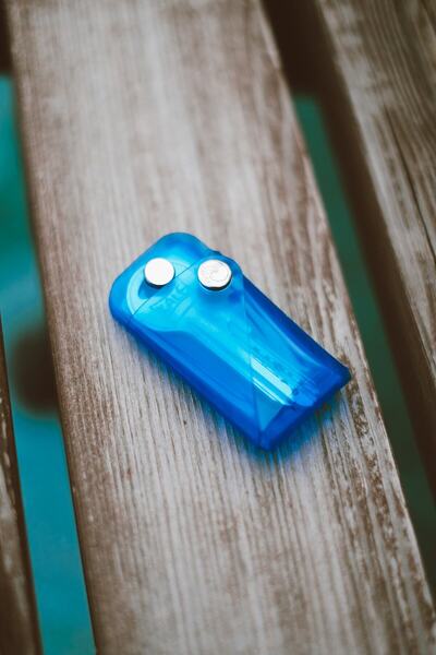 Badger Collection سلسلة مفاتيح قابلة للطي باللون الأزرق للجنسين للرجال والنساء بتصميم هدية بسيط وشفاف من مادة PVC