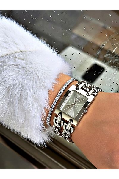 Guess GUW1117L1 Women's Wristwatch