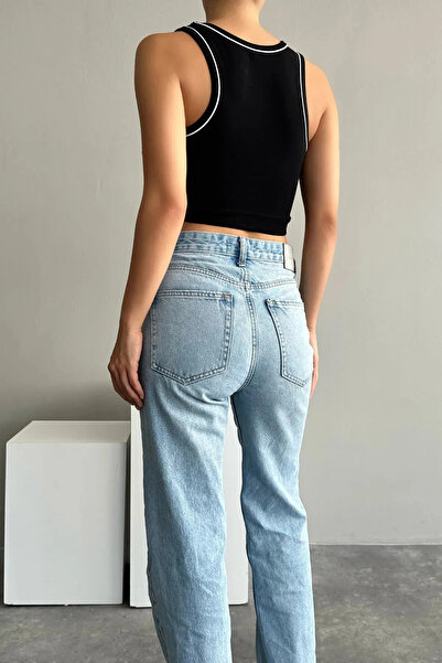 Laluvia Čtvercové vyšívané tílko s černým lemováním